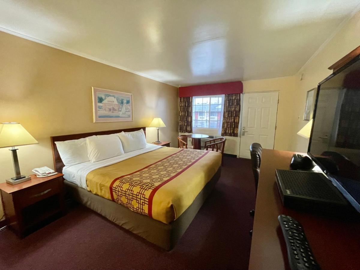 Passport Inn Somers Point - Somers Point Exteriör bild