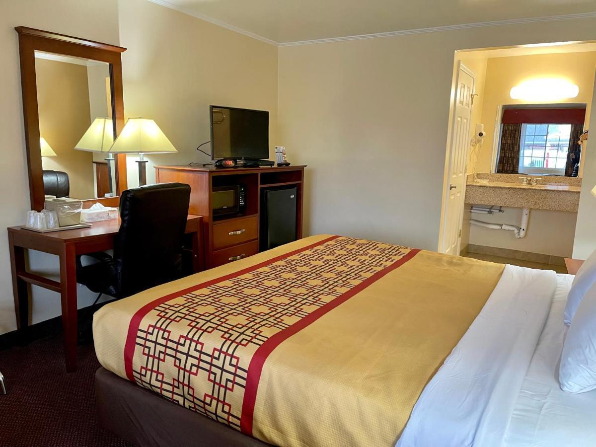Passport Inn Somers Point - Somers Point Exteriör bild